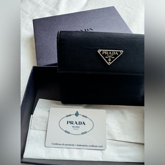 🔥Prada Nylon Tri-Fold Wallet - Picture 16 of 17